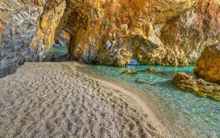 Aloni Daire Kamilari Dış mekan fotoğraf